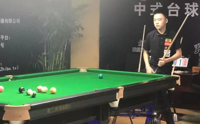 许多球迷在 许多球迷在