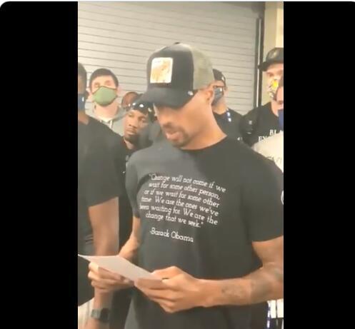 后场队员在 后场队员在