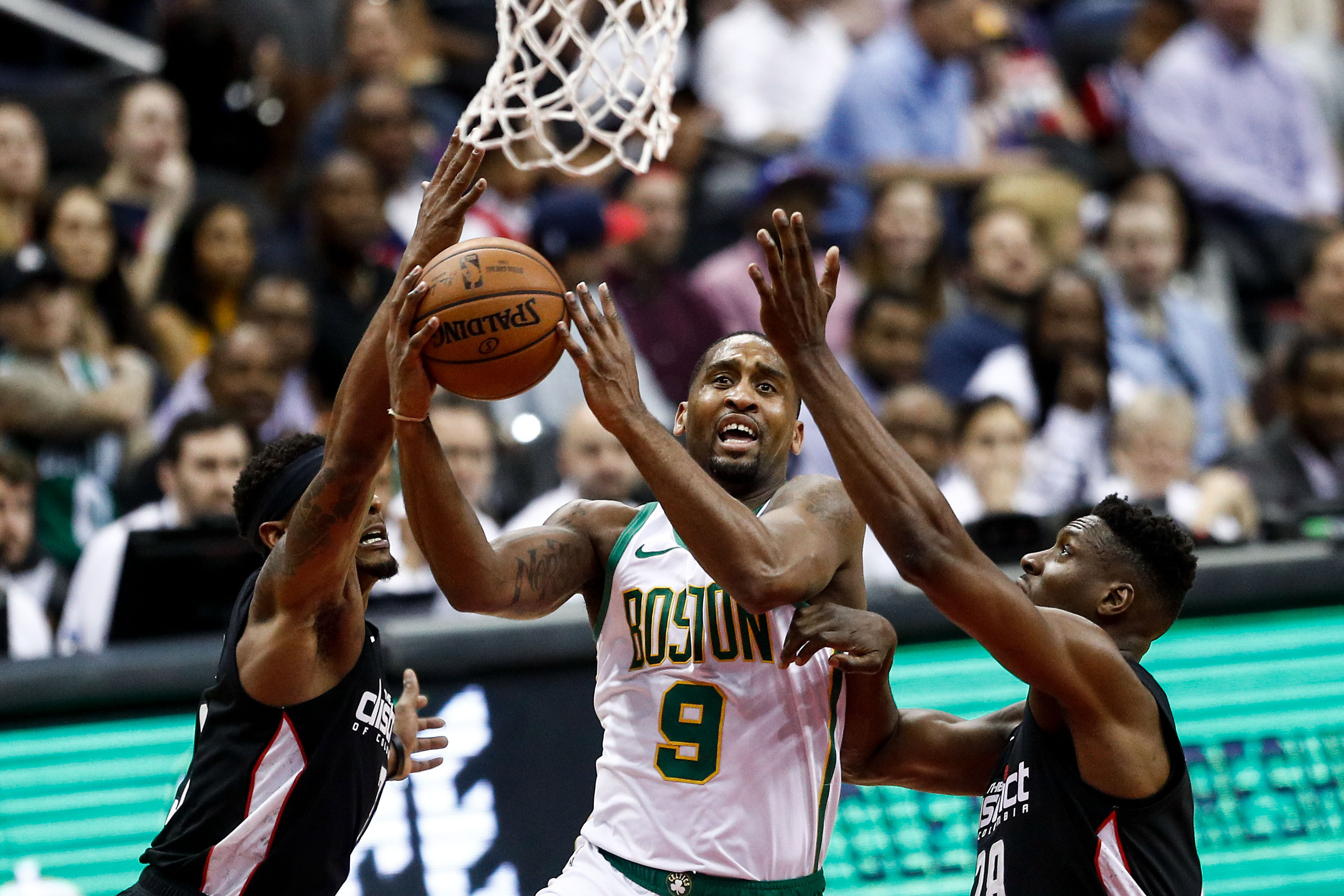 而是围绕 而是围绕